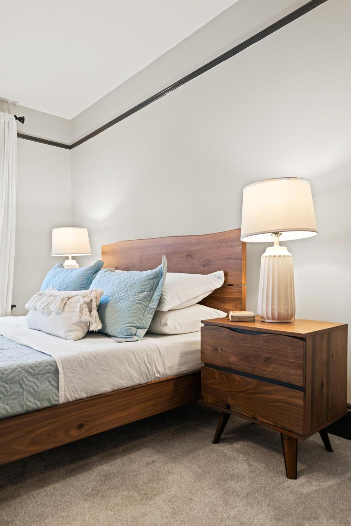Holiday home Collection - Fresh Belmont Charmer - 95 Walkscore